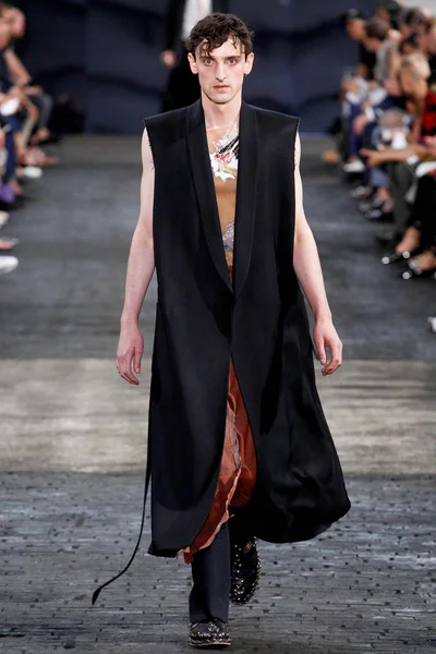 Look 29